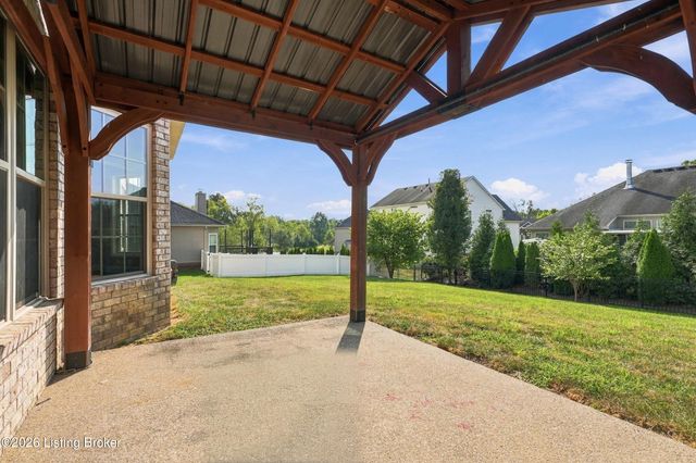 18103 Brightleaf Pl, Fisherville, KY 40023