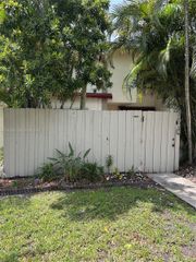 3032 S Oakland Forest Drive 2804, Oakland Park, FL 33309