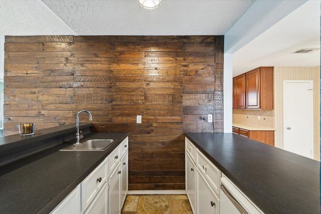 1306 S Kirkwood Road, Houston, TX 77077