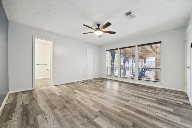 1306 S Kirkwood Road, Houston, TX 77077