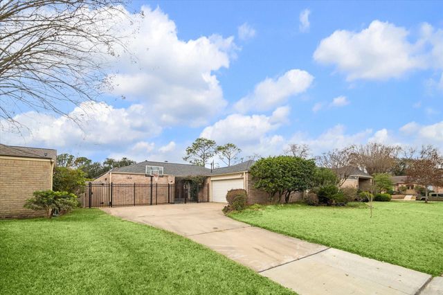 1306 S Kirkwood Road, Houston, TX 77077
