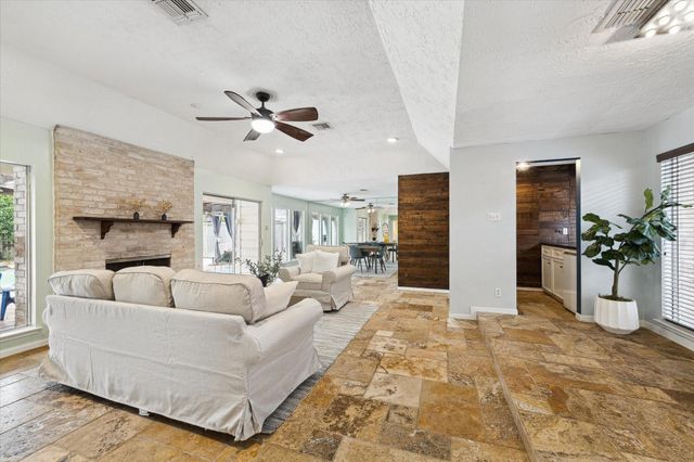 1306 S Kirkwood Road, Houston, TX 77077