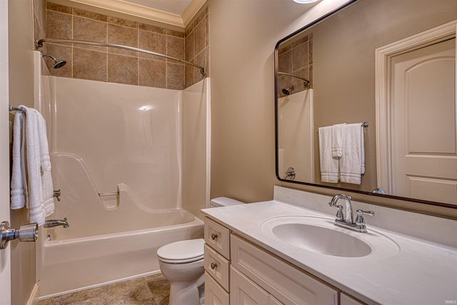 1811 Anderson Road, Newburgh, IN 47630