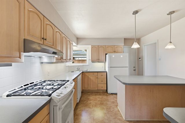 543 Aqua Drive, Dallas, TX 75218