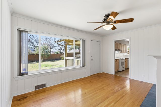 543 Aqua Drive, Dallas, TX 75218