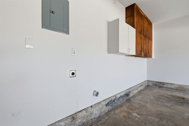 543 Aqua Drive, Dallas, TX 75218