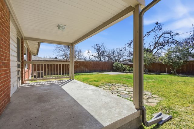 543 Aqua Drive, Dallas, TX 75218