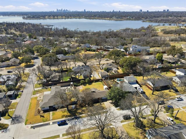 543 Aqua Drive, Dallas, TX 75218