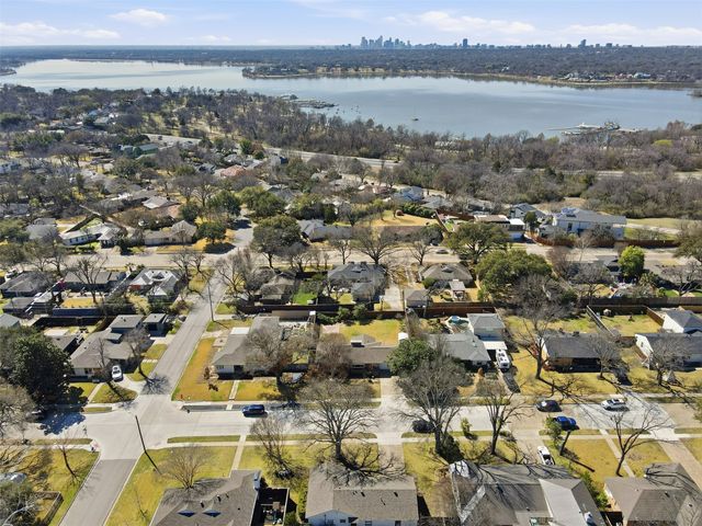 543 Aqua Drive, Dallas, TX 75218