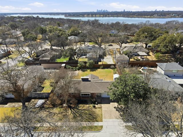 543 Aqua Drive, Dallas, TX 75218