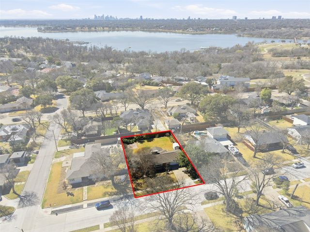 543 Aqua Drive, Dallas, TX 75218