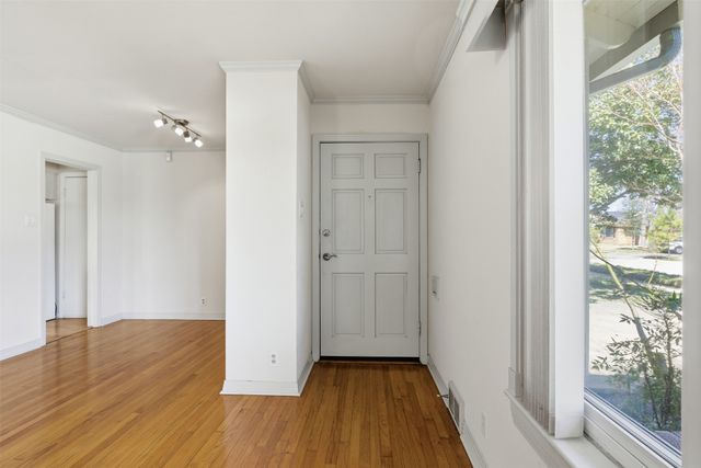 543 Aqua Drive, Dallas, TX 75218