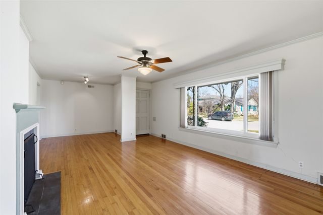 543 Aqua Drive, Dallas, TX 75218