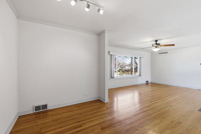 543 Aqua Drive, Dallas, TX 75218