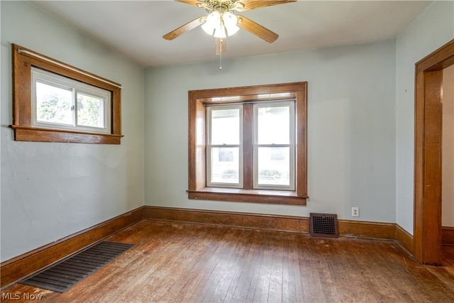 2642 6th Street, Cuyahoga Falls, OH 44221