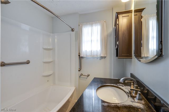 2642 6th Street, Cuyahoga Falls, OH 44221