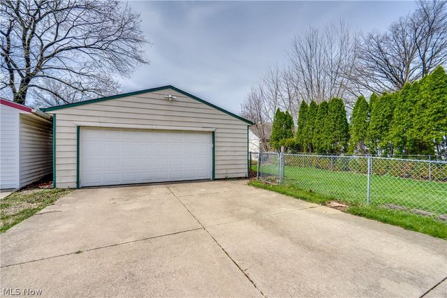 2642 6th Street, Cuyahoga Falls, OH 44221