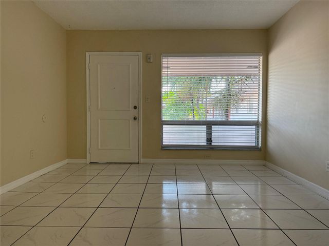 4928 Hollywood Boulevard 10, Hollywood, FL 33021