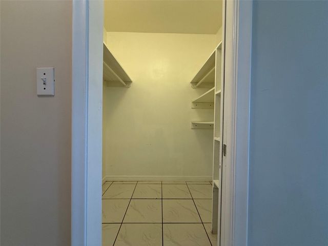 4928 Hollywood Boulevard 10, Hollywood, FL 33021