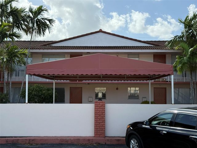 4928 Hollywood Boulevard 10, Hollywood, FL 33021