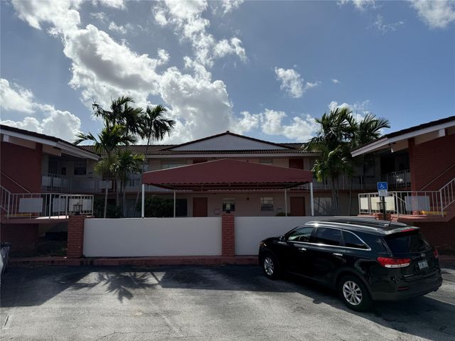 4928 Hollywood Boulevard 10, Hollywood, FL 33021
