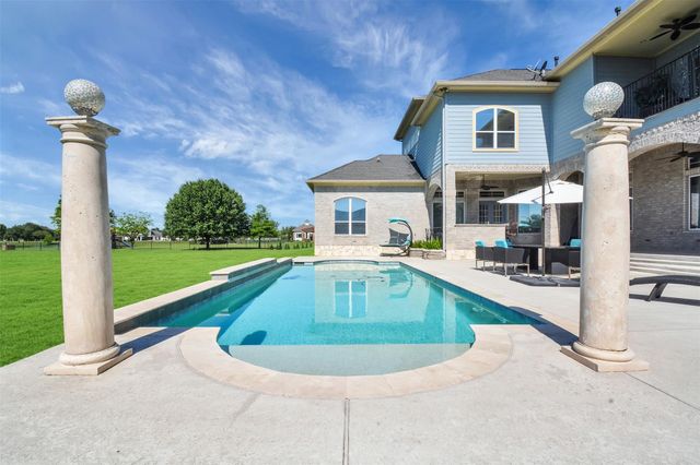 19715 Lake Stone Court, Tomball, TX 77377