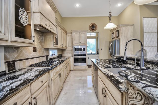 19715 Lake Stone Court, Tomball, TX 77377