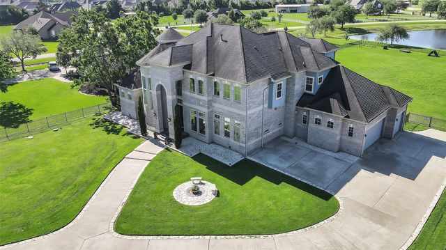 19715 Lake Stone Court, Tomball, TX 77377