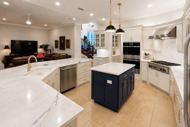 200 Compton Court, Colleyville, TX 76034
