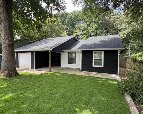2301 Marshes Glenn Drive, Norcross, GA 30071