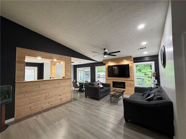 2301 Marshes Glenn Drive, Norcross, GA 30071