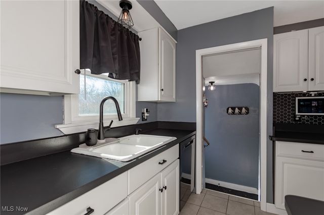 518 E 305th Street, Willowick, OH 44095