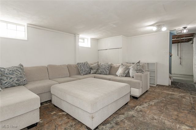 518 E 305th Street, Willowick, OH 44095