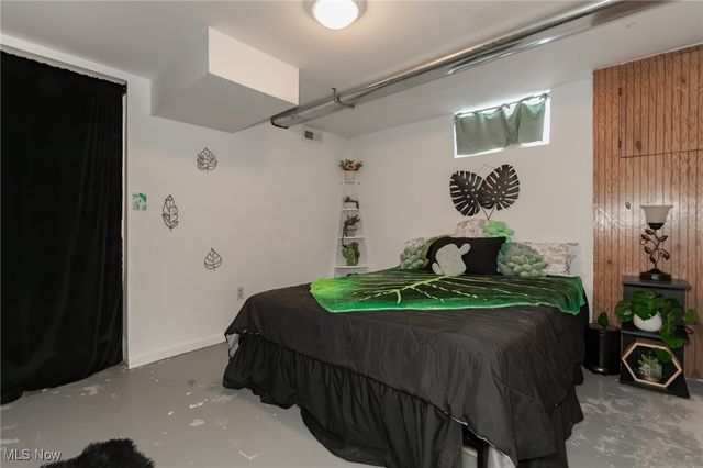 518 E 305th Street, Willowick, OH 44095