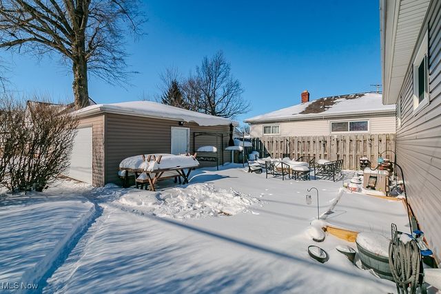 518 E 305th Street, Willowick, OH 44095