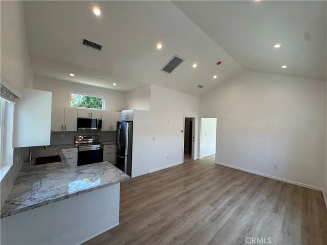 5032 Serrania Avenue, Woodland Hills, CA 91364