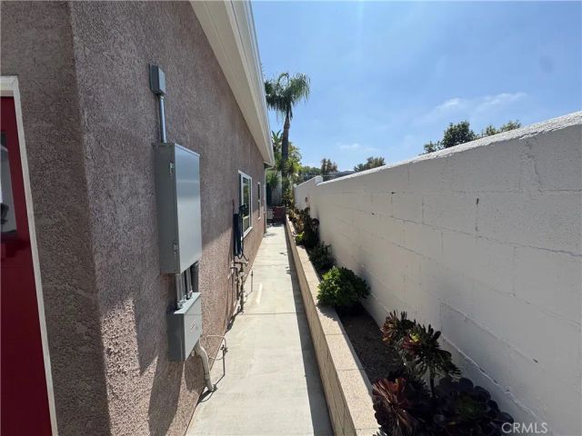5032 Serrania Avenue, Woodland Hills, CA 91364