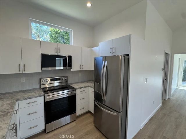 5032 Serrania Avenue, Woodland Hills, CA 91364
