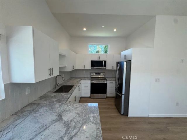5032 Serrania Avenue, Woodland Hills, CA 91364