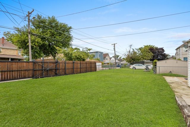 234 S 12th Avenue, Maywood, IL 60153