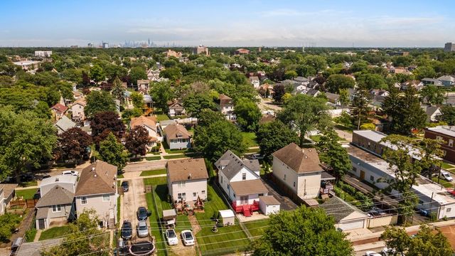 234 S 12th Avenue, Maywood, IL 60153