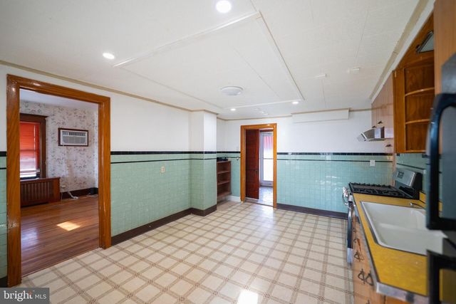 722 WOLF AVE, Easton, PA 18042