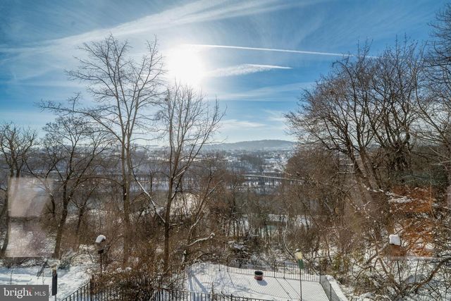 722 WOLF AVE, Easton, PA 18042