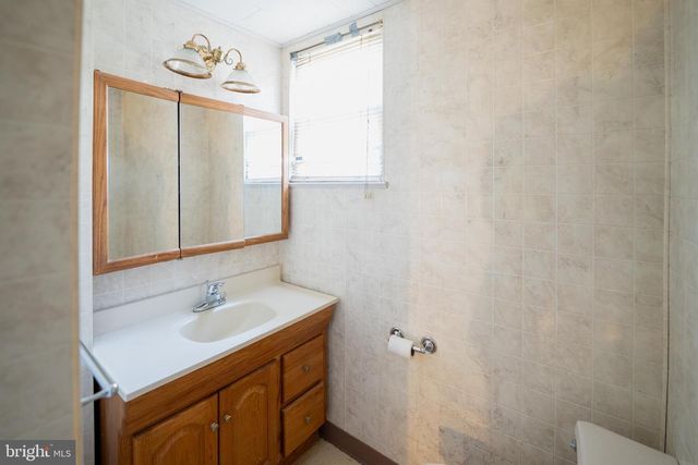 722 WOLF AVE, Easton, PA 18042