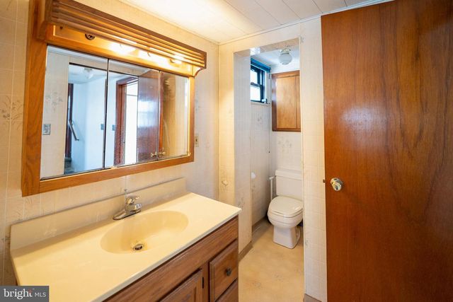 722 WOLF AVE, Easton, PA 18042