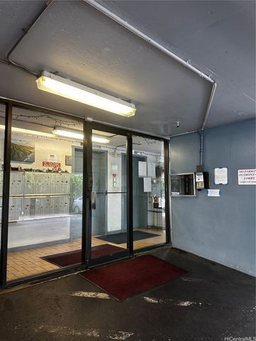 1941 Church Lane 806, Honolulu, HI 96826