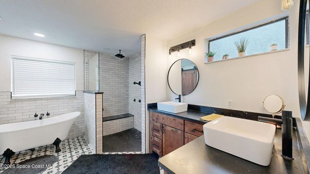 536 Southern Hills Court, Melbourne, FL 32940