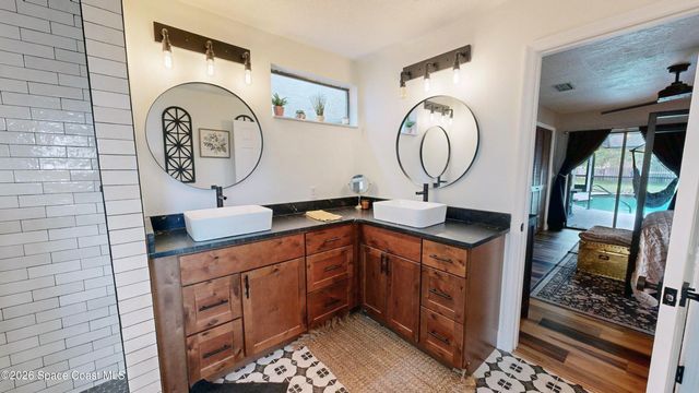 536 Southern Hills Court, Melbourne, FL 32940