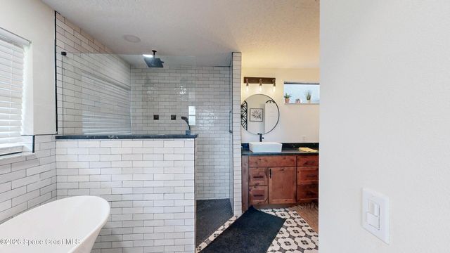 536 Southern Hills Court, Melbourne, FL 32940