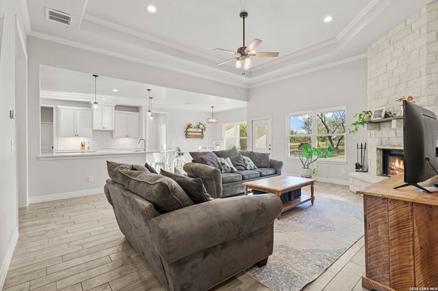 1401 Hartfield Rd, Seguin, TX 78155